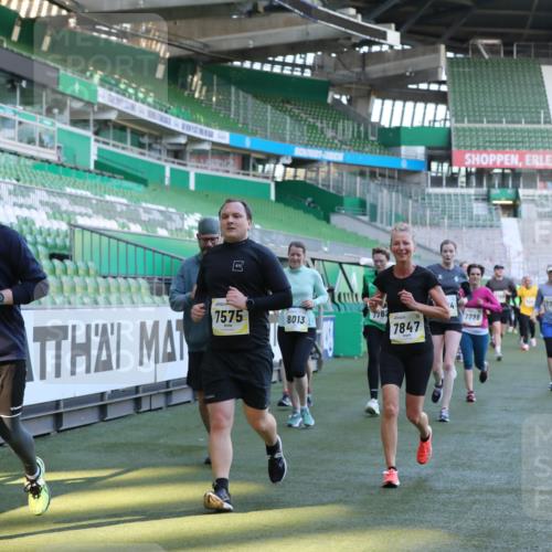 06.10.2024 - 19. swb-Marathon Bremen Yannick Fuchs http://msf.ph/oto/7449447 06.10.2024 10:31:50 Laufen im Stadion 7005, 7007, 7055, 7090, 7225, 7233, 7379, 7380, 7386, 7439, 7467, 7469, 7474, 7486, 7493, 7545, 7546, 7575, 7600, 7628, 7637, 7689, 7750, 7762, 7782, 7794, 7847, 7850, 7872, 7894, 7974, 8013, 8014, 8040, 8052, 8061, 8123, 8132, 8233, 8237, 8276, 8304, 8305, 8413, 8416, 8418, 8459, 8557, 8576, 8584, 8614, 8624, 8676, 8677, 8710, 8744, 8757, 8761, 8769, 8776, 8807, 8826, 8874, 8971, 8998, 9037, 9050, 9067 meine-sportfotos.de