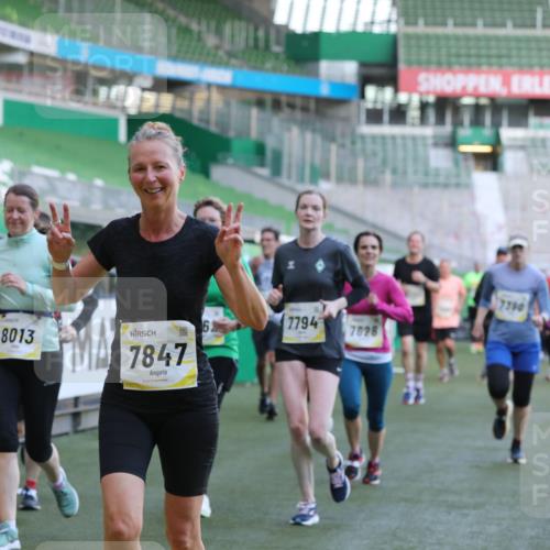 06.10.2024 - 19. swb-Marathon Bremen Yannick Fuchs http://msf.ph/oto/7449457 06.10.2024 10:31:52 Laufen im Stadion 7005, 7007, 7055, 7090, 7225, 7233, 7379, 7380, 7386, 7439, 7467, 7469, 7474, 7486, 7493, 7545, 7546, 7575, 7600, 7628, 7637, 7689, 7750, 7762, 7782, 7794, 7847, 7850, 7872, 7894, 7974, 8013, 8040, 8052, 8061, 8123, 8132, 8233, 8237, 8276, 8304, 8305, 8324, 8413, 8416, 8418, 8459, 8557, 8576, 8584, 8614, 8624, 8676, 8677, 8710, 8744, 8757, 8761, 8769, 8772, 8776, 8790, 8807, 8826, 8874, 8971, 8998, 9037, 9050, 9067 meine-sportfotos.de