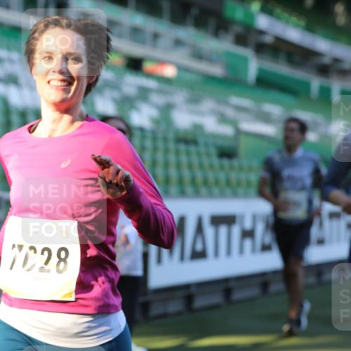 06.10.2024 - 19. swb-Marathon Bremen Yannick Fuchs http://msf.ph/oto/7449488 06.10.2024 10:31:56 Laufen im Stadion 7005, 7007, 7055, 7087, 7090, 7225, 7233, 7379, 7380, 7386, 7439, 7467, 7469, 7474, 7482, 7486, 7493, 7545, 7575, 7600, 7628, 7637, 7689, 7750, 7762, 7782, 7794, 7846, 7847, 7850, 7872, 7894, 7974, 8013, 8040, 8052, 8061, 8123, 8132, 8233, 8237, 8276, 8304, 8305, 8324, 8413, 8416, 8418, 8459, 8557, 8576, 8584, 8614, 8624, 8676, 8710, 8744, 8756, 8757, 8761, 8769, 8772, 8790, 8807, 8826, 8874, 8971, 9050, 9067 meine-sportfotos.de