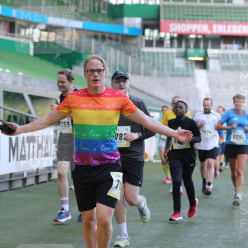 06.10.2024 - 19. swb-Marathon Bremen Yannick Fuchs http://msf.ph/oto/7449492 06.10.2024 10:31:57 Laufen im Stadion 7005, 7007, 7055, 7087, 7090, 7225, 7233, 7379, 7380, 7386, 7439, 7467, 7469, 7474, 7482, 7486, 7493, 7545, 7575, 7600, 7628, 7637, 7689, 7750, 7762, 7782, 7794, 7846, 7847, 7850, 7872, 7894, 7974, 8013, 8040, 8052, 8061, 8111, 8112, 8123, 8132, 8233, 8237, 8276, 8304, 8305, 8324, 8413, 8416, 8418, 8459, 8557, 8576, 8584, 8614, 8624, 8676, 8710, 8744, 8756, 8757, 8761, 8769, 8772, 8790, 8807, 8826, 8868, 8874, 8971, 9050, 9067 meine-sportfotos.de