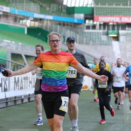 06.10.2024 - 19. swb-Marathon Bremen Yannick Fuchs http://msf.ph/oto/7449494 06.10.2024 10:31:57 Laufen im Stadion 7005, 7007, 7055, 7087, 7090, 7225, 7233, 7379, 7380, 7386, 7439, 7467, 7469, 7474, 7482, 7486, 7493, 7545, 7575, 7600, 7628, 7637, 7689, 7750, 7762, 7782, 7794, 7846, 7847, 7850, 7872, 7894, 7974, 8013, 8040, 8052, 8061, 8111, 8112, 8123, 8132, 8233, 8237, 8276, 8304, 8305, 8324, 8413, 8416, 8418, 8459, 8557, 8576, 8584, 8614, 8624, 8676, 8710, 8744, 8756, 8757, 8761, 8769, 8772, 8790, 8807, 8826, 8868, 8874, 8971, 9050, 9067 meine-sportfotos.de