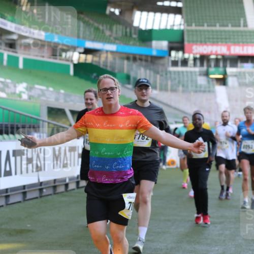 06.10.2024 - 19. swb-Marathon Bremen Yannick Fuchs http://msf.ph/oto/7449496 06.10.2024 10:31:57 Laufen im Stadion 7005, 7007, 7055, 7087, 7090, 7225, 7233, 7379, 7380, 7386, 7439, 7467, 7469, 7474, 7482, 7486, 7493, 7545, 7575, 7600, 7628, 7637, 7689, 7750, 7762, 7782, 7794, 7846, 7847, 7850, 7872, 7894, 7974, 8013, 8040, 8052, 8061, 8111, 8112, 8123, 8132, 8233, 8237, 8276, 8304, 8305, 8324, 8413, 8416, 8418, 8459, 8557, 8576, 8584, 8614, 8624, 8676, 8710, 8744, 8756, 8757, 8761, 8769, 8772, 8790, 8807, 8826, 8868, 8874, 8971, 9050, 9067 meine-sportfotos.de