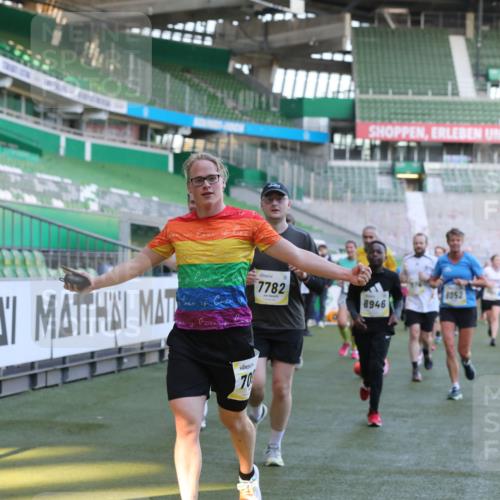 06.10.2024 - 19. swb-Marathon Bremen Yannick Fuchs http://msf.ph/oto/7449499 06.10.2024 10:31:58 Laufen im Stadion 7005, 7007, 7055, 7087, 7090, 7225, 7233, 7379, 7380, 7386, 7415, 7439, 7467, 7469, 7474, 7482, 7486, 7493, 7545, 7575, 7600, 7628, 7637, 7689, 7750, 7762, 7782, 7794, 7846, 7847, 7850, 7872, 7894, 7974, 8013, 8040, 8052, 8061, 8111, 8112, 8123, 8132, 8233, 8276, 8304, 8305, 8324, 8413, 8416, 8418, 8459, 8557, 8576, 8584, 8614, 8624, 8676, 8710, 8744, 8756, 8757, 8761, 8769, 8772, 8790, 8807, 8826, 8868, 8874, 8971, 9050, 9067 meine-sportfotos.de