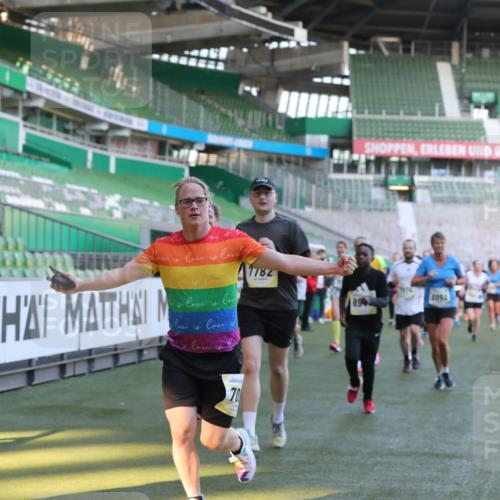 06.10.2024 - 19. swb-Marathon Bremen Yannick Fuchs http://msf.ph/oto/7449501 06.10.2024 10:31:58 Laufen im Stadion 7005, 7007, 7055, 7087, 7090, 7225, 7233, 7379, 7380, 7386, 7415, 7439, 7467, 7469, 7474, 7482, 7486, 7493, 7545, 7575, 7600, 7628, 7637, 7689, 7750, 7762, 7782, 7794, 7846, 7847, 7850, 7872, 7894, 7974, 8013, 8040, 8052, 8061, 8111, 8112, 8123, 8132, 8233, 8276, 8304, 8305, 8324, 8413, 8416, 8418, 8459, 8557, 8576, 8584, 8614, 8624, 8676, 8710, 8744, 8756, 8757, 8761, 8769, 8772, 8790, 8807, 8826, 8868, 8874, 8971, 9050, 9067 meine-sportfotos.de