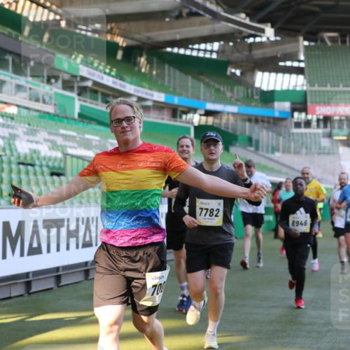 06.10.2024 - 19. swb-Marathon Bremen Yannick Fuchs http://msf.ph/oto/7449509 06.10.2024 10:31:58 Laufen im Stadion 7005, 7007, 7055, 7087, 7090, 7225, 7233, 7379, 7380, 7386, 7415, 7439, 7467, 7469, 7474, 7482, 7486, 7493, 7545, 7575, 7600, 7628, 7637, 7689, 7750, 7762, 7782, 7794, 7846, 7847, 7850, 7872, 7894, 7974, 8013, 8040, 8052, 8061, 8111, 8112, 8123, 8132, 8233, 8276, 8304, 8305, 8324, 8413, 8416, 8418, 8459, 8557, 8576, 8584, 8614, 8624, 8676, 8710, 8744, 8756, 8757, 8761, 8769, 8772, 8790, 8807, 8826, 8868, 8874, 8971, 9050, 9067 meine-sportfotos.de