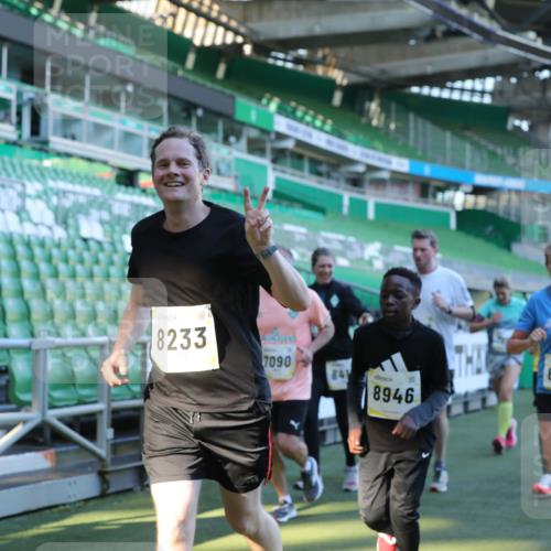 06.10.2024 - 19. swb-Marathon Bremen Yannick Fuchs http://msf.ph/oto/7449524 06.10.2024 10:32:00 Laufen im Stadion 7005, 7007, 7055, 7087, 7090, 7225, 7233, 7308, 7379, 7380, 7386, 7415, 7457, 7467, 7469, 7474, 7482, 7486, 7493, 7545, 7575, 7600, 7628, 7637, 7689, 7750, 7762, 7782, 7794, 7846, 7847, 7850, 7872, 7894, 7974, 8013, 8040, 8052, 8061, 8111, 8112, 8123, 8132, 8233, 8276, 8304, 8305, 8324, 8413, 8416, 8418, 8459, 8557, 8576, 8584, 8624, 8676, 8744, 8756, 8757, 8761, 8769, 8772, 8790, 8807, 8826, 8840, 8867, 8868, 8874, 8971, 9050, 9067 meine-sportfotos.de