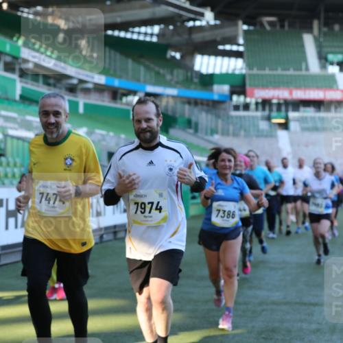 06.10.2024 - 19. swb-Marathon Bremen Yannick Fuchs http://msf.ph/oto/7449542 06.10.2024 10:32:03 Laufen im Stadion 7005, 7007, 7055, 7087, 7090, 7189, 7225, 7233, 7308, 7379, 7380, 7382, 7386, 7415, 7457, 7469, 7474, 7482, 7486, 7493, 7545, 7575, 7600, 7628, 7637, 7689, 7750, 7762, 7782, 7794, 7846, 7847, 7850, 7872, 7894, 7974, 8013, 8040, 8052, 8061, 8111, 8112, 8123, 8132, 8161, 8233, 8276, 8304, 8305, 8322, 8324, 8325, 8339, 8377, 8413, 8416, 8418, 8431, 8459, 8557, 8576, 8584, 8624, 8641, 8744, 8756, 8757, 8769, 8772, 8790, 8826, 8840, 8867, 8868, 8874, 8971, 9050, 9067 meine-sportfotos.de