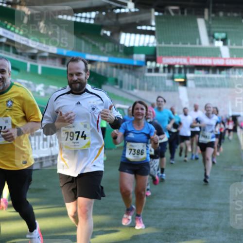 06.10.2024 - 19. swb-Marathon Bremen Yannick Fuchs http://msf.ph/oto/7449544 06.10.2024 10:32:03 Laufen im Stadion 7005, 7007, 7055, 7087, 7090, 7189, 7225, 7233, 7308, 7379, 7380, 7382, 7386, 7415, 7457, 7469, 7474, 7482, 7486, 7493, 7545, 7575, 7600, 7628, 7637, 7689, 7750, 7762, 7782, 7794, 7846, 7847, 7850, 7872, 7894, 7974, 8013, 8040, 8052, 8061, 8111, 8112, 8123, 8132, 8161, 8233, 8276, 8304, 8305, 8322, 8324, 8325, 8339, 8377, 8413, 8416, 8418, 8431, 8459, 8557, 8576, 8584, 8624, 8641, 8744, 8756, 8757, 8769, 8772, 8790, 8826, 8840, 8867, 8868, 8874, 8971, 9050, 9067 meine-sportfotos.de