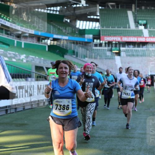 06.10.2024 - 19. swb-Marathon Bremen Yannick Fuchs http://msf.ph/oto/7449553 06.10.2024 10:32:04 Laufen im Stadion 7005, 7007, 7055, 7087, 7090, 7189, 7225, 7233, 7308, 7379, 7380, 7382, 7386, 7415, 7457, 7469, 7474, 7482, 7486, 7493, 7545, 7575, 7600, 7628, 7637, 7689, 7750, 7762, 7782, 7794, 7846, 7847, 7850, 7872, 7894, 7974, 8013, 8052, 8061, 8111, 8112, 8123, 8132, 8161, 8162, 8233, 8276, 8304, 8305, 8322, 8324, 8325, 8339, 8377, 8413, 8416, 8418, 8431, 8459, 8557, 8576, 8584, 8641, 8744, 8756, 8757, 8769, 8772, 8790, 8826, 8840, 8867, 8868, 8874, 8971, 9050, 9067 meine-sportfotos.de
