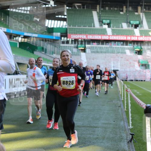 06.10.2024 - 19. swb-Marathon Bremen Yannick Fuchs http://msf.ph/oto/7449620 06.10.2024 10:32:11 Laufen im Stadion 7005, 7007, 7055, 7087, 7090, 7189, 7225, 7233, 7308, 7379, 7380, 7382, 7386, 7415, 7457, 7469, 7474, 7482, 7486, 7493, 7551, 7575, 7600, 7628, 7637, 7689, 7750, 7762, 7782, 7794, 7846, 7847, 7850, 7872, 7894, 7974, 8013, 8052, 8061, 8111, 8112, 8123, 8132, 8161, 8162, 8231, 8233, 8276, 8304, 8305, 8322, 8324, 8325, 8339, 8359, 8377, 8413, 8416, 8418, 8431, 8557, 8576, 8584, 8598, 8616, 8641, 8682, 8683, 8738, 8744, 8756, 8757, 8769, 8772, 8790, 8826, 8840, 8867, 8868, 8874 meine-sportfotos.de
