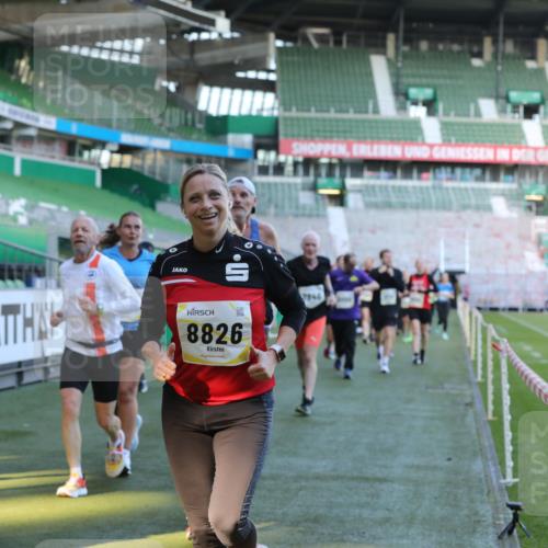 06.10.2024 - 19. swb-Marathon Bremen Yannick Fuchs http://msf.ph/oto/7449629 06.10.2024 10:32:12 Laufen im Stadion 7007, 7055, 7087, 7090, 7179, 7189, 7225, 7308, 7379, 7380, 7382, 7386, 7415, 7457, 7469, 7474, 7482, 7493, 7551, 7575, 7600, 7628, 7637, 7689, 7750, 7762, 7782, 7794, 7846, 7847, 7850, 7872, 7894, 7974, 8013, 8052, 8061, 8111, 8112, 8123, 8132, 8161, 8162, 8231, 8233, 8276, 8304, 8322, 8324, 8325, 8339, 8359, 8377, 8413, 8416, 8418, 8431, 8557, 8576, 8584, 8598, 8616, 8641, 8682, 8683, 8738, 8744, 8756, 8757, 8769, 8772, 8790, 8826, 8840, 8867, 8868, 8874, 9021 meine-sportfotos.de