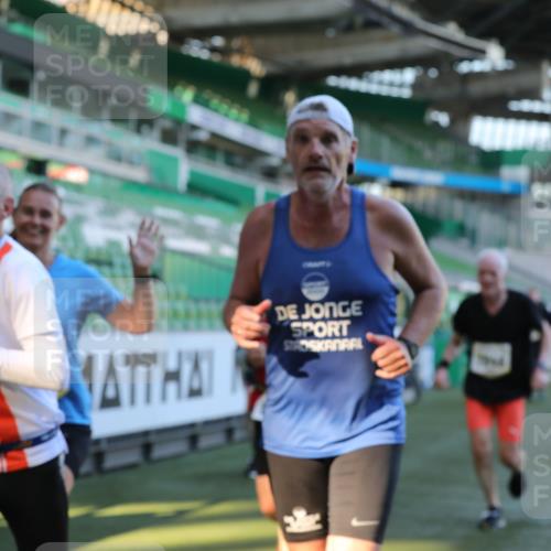 06.10.2024 - 19. swb-Marathon Bremen Yannick Fuchs http://msf.ph/oto/7449650 06.10.2024 10:32:14 Laufen im Stadion 7007, 7055, 7087, 7090, 7179, 7189, 7308, 7379, 7380, 7382, 7386, 7415, 7457, 7469, 7474, 7481, 7482, 7493, 7551, 7600, 7628, 7637, 7689, 7750, 7762, 7782, 7794, 7846, 7847, 7850, 7872, 7894, 7974, 7975, 8013, 8052, 8061, 8111, 8112, 8119, 8123, 8132, 8161, 8162, 8231, 8233, 8276, 8322, 8324, 8325, 8339, 8359, 8377, 8413, 8418, 8431, 8557, 8576, 8584, 8598, 8616, 8641, 8682, 8683, 8738, 8744, 8756, 8757, 8769, 8772, 8790, 8822, 8826, 8840, 8867, 8868, 8874, 9021, 9100, 9130 meine-sportfotos.de