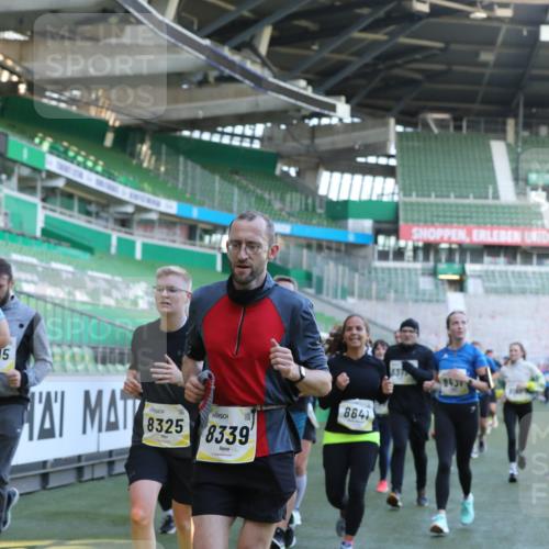 06.10.2024 - 19. swb-Marathon Bremen Yannick Fuchs http://msf.ph/oto/7449717 06.10.2024 10:32:22 Laufen im Stadion 7007, 7055, 7087, 7090, 7179, 7189, 7308, 7379, 7382, 7386, 7415, 7425, 7457, 7469, 7474, 7481, 7482, 7493, 7551, 7600, 7637, 7689, 7750, 7782, 7846, 7850, 7894, 7974, 7975, 8045, 8052, 8061, 8111, 8112, 8119, 8132, 8161, 8162, 8231, 8276, 8317, 8322, 8324, 8325, 8339, 8359, 8377, 8413, 8418, 8431, 8576, 8584, 8598, 8616, 8641, 8682, 8683, 8738, 8744, 8756, 8757, 8759, 8772, 8790, 8822, 8826, 8840, 8867, 8868, 8874, 9021, 9100, 9108, 9115, 9130 meine-sportfotos.de
