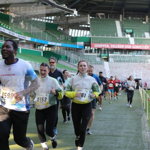 06.10.2024 - 19. swb-Marathon Bremen Yannick Fuchs http://msf.ph/oto/7449767 06.10.2024 10:32:27 Laufen im Stadion 7050, 7055, 7087, 7126, 7179, 7189, 7308, 7379, 7382, 7415, 7425, 7457, 7469, 7481, 7482, 7493, 7551, 7600, 7637, 7689, 7750, 7846, 7850, 7894, 7975, 8045, 8061, 8111, 8112, 8119, 8132, 8137, 8161, 8162, 8231, 8276, 8317, 8322, 8324, 8325, 8339, 8348, 8359, 8377, 8413, 8418, 8431, 8576, 8584, 8598, 8616, 8641, 8682, 8683, 8700, 8738, 8744, 8756, 8759, 8772, 8790, 8822, 8826, 8840, 8867, 8868, 8874, 9021, 9100, 9108, 9115, 9130 meine-sportfotos.de