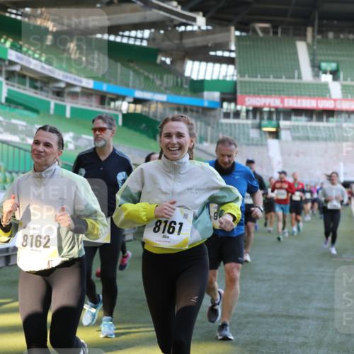 06.10.2024 - 19. swb-Marathon Bremen Yannick Fuchs http://msf.ph/oto/7449774 06.10.2024 10:32:28 Laufen im Stadion 7050, 7087, 7126, 7179, 7189, 7308, 7379, 7382, 7415, 7425, 7457, 7469, 7481, 7482, 7493, 7499, 7551, 7600, 7637, 7689, 7750, 7846, 7850, 7865, 7894, 7975, 8045, 8061, 8111, 8112, 8119, 8132, 8137, 8161, 8162, 8231, 8276, 8317, 8322, 8324, 8325, 8339, 8348, 8359, 8361, 8377, 8431, 8576, 8584, 8598, 8616, 8641, 8682, 8683, 8700, 8738, 8744, 8756, 8759, 8772, 8790, 8822, 8826, 8840, 8867, 8868, 8874, 9021, 9100, 9108, 9115, 9130 meine-sportfotos.de