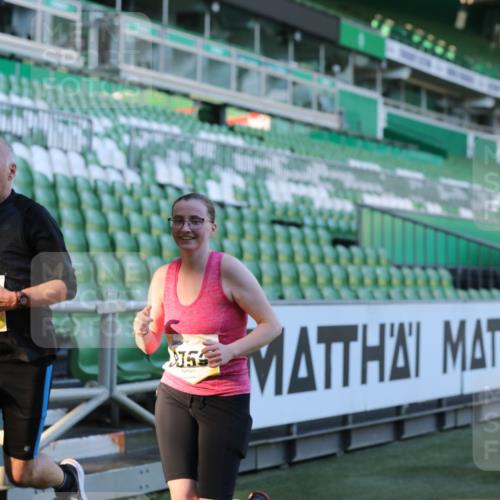 06.10.2024 - 19. swb-Marathon Bremen Yannick Fuchs http://msf.ph/oto/7449814 06.10.2024 10:32:32 Laufen im Stadion 7050, 7087, 7126, 7179, 7189, 7308, 7379, 7382, 7415, 7425, 7457, 7469, 7481, 7482, 7499, 7551, 7574, 7600, 7637, 7689, 7750, 7846, 7865, 7894, 7975, 8045, 8061, 8111, 8112, 8119, 8132, 8137, 8161, 8162, 8231, 8276, 8317, 8322, 8324, 8325, 8339, 8348, 8359, 8361, 8377, 8431, 8432, 8576, 8584, 8598, 8616, 8641, 8663, 8682, 8683, 8700, 8738, 8756, 8759, 8772, 8790, 8822, 8826, 8840, 8867, 8868, 8934, 9021, 9100, 9108, 9115, 9117, 9130 meine-sportfotos.de