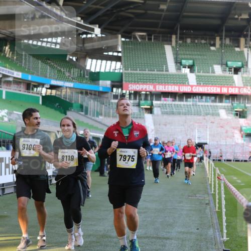 06.10.2024 - 19. swb-Marathon Bremen Yannick Fuchs http://msf.ph/oto/7449848 06.10.2024 10:32:37 Laufen im Stadion 7050, 7087, 7126, 7179, 7189, 7308, 7317, 7373, 7375, 7382, 7415, 7425, 7457, 7477, 7481, 7482, 7499, 7551, 7574, 7656, 7678, 7734, 7735, 7846, 7865, 7975, 8045, 8111, 8112, 8119, 8137, 8161, 8162, 8231, 8317, 8322, 8324, 8325, 8339, 8348, 8359, 8361, 8377, 8431, 8432, 8479, 8485, 8598, 8616, 8641, 8663, 8682, 8683, 8700, 8738, 8756, 8759, 8772, 8790, 8822, 8840, 8858, 8867, 8868, 8934, 9021, 9100, 9108, 9112, 9115, 9117, 9130 meine-sportfotos.de