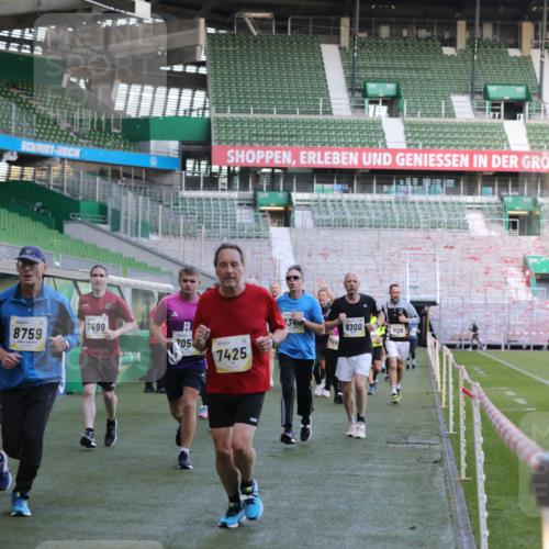 06.10.2024 - 19. swb-Marathon Bremen Yannick Fuchs http://msf.ph/oto/7449875 06.10.2024 10:32:43 Laufen im Stadion 7050, 7126, 7179, 7189, 7308, 7317, 7373, 7375, 7382, 7415, 7425, 7442, 7457, 7477, 7481, 7499, 7551, 7574, 7656, 7678, 7734, 7735, 7849, 7865, 7975, 8020, 8022, 8045, 8048, 8119, 8137, 8161, 8162, 8231, 8314, 8315, 8317, 8322, 8325, 8339, 8348, 8359, 8361, 8377, 8431, 8432, 8479, 8485, 8598, 8616, 8641, 8663, 8682, 8683, 8686, 8700, 8705, 8724, 8738, 8759, 8822, 8840, 8858, 8867, 8934, 9021, 9100, 9108, 9112, 9115, 9117, 9130 meine-sportfotos.de