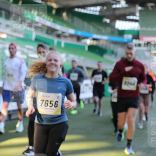 06.10.2024 - 19. swb-Marathon Bremen Yannick Fuchs http://msf.ph/oto/7450033 06.10.2024 10:33:03 Laufen im Stadion 7028, 7049, 7050, 7057, 7108, 7125, 7126, 7316, 7317, 7333, 7354, 7373, 7375, 7425, 7442, 7477, 7499, 7506, 7574, 7621, 7656, 7678, 7734, 7735, 7751, 7758, 7801, 7849, 7865, 7898, 8020, 8022, 8034, 8045, 8048, 8137, 8153, 8189, 8241, 8314, 8315, 8317, 8348, 8361, 8384, 8432, 8479, 8485, 8504, 8540, 8643, 8663, 8686, 8700, 8705, 8724, 8759, 8852, 8858, 8864, 8934, 8986, 9059, 9112, 9114, 9115, 9117, 9126 meine-sportfotos.de