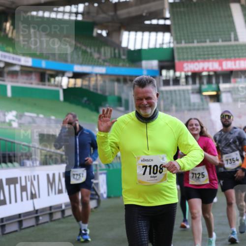06.10.2024 - 19. swb-Marathon Bremen Yannick Fuchs http://msf.ph/oto/7450093 06.10.2024 10:33:11 Laufen im Stadion 7028, 7049, 7057, 7108, 7125, 7126, 7316, 7317, 7333, 7354, 7373, 7375, 7442, 7477, 7499, 7506, 7509, 7510, 7574, 7621, 7656, 7678, 7734, 7735, 7751, 7758, 7801, 7849, 7865, 7898, 8020, 8022, 8034, 8048, 8137, 8153, 8189, 8194, 8224, 8241, 8308, 8314, 8315, 8348, 8361, 8384, 8432, 8451, 8479, 8485, 8504, 8540, 8643, 8663, 8686, 8700, 8705, 8724, 8852, 8858, 8864, 8934, 8986, 9041, 9059, 9112, 9114, 9117, 9126 meine-sportfotos.de