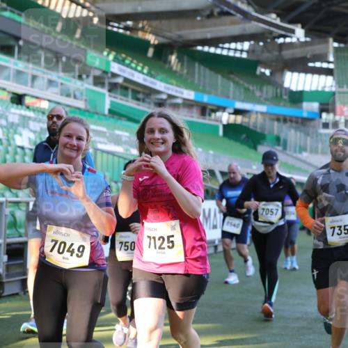 06.10.2024 - 19. swb-Marathon Bremen Yannick Fuchs http://msf.ph/oto/7450116 06.10.2024 10:33:13 Laufen im Stadion 7028, 7049, 7057, 7108, 7125, 7269, 7316, 7317, 7333, 7354, 7373, 7375, 7442, 7477, 7499, 7506, 7509, 7510, 7574, 7621, 7656, 7678, 7734, 7735, 7751, 7758, 7801, 7849, 7865, 7898, 8020, 8022, 8034, 8048, 8153, 8189, 8194, 8224, 8241, 8308, 8314, 8315, 8361, 8384, 8432, 8451, 8479, 8485, 8504, 8540, 8643, 8663, 8686, 8705, 8724, 8852, 8858, 8864, 8934, 8986, 9041, 9059, 9112, 9114, 9117, 9126 meine-sportfotos.de