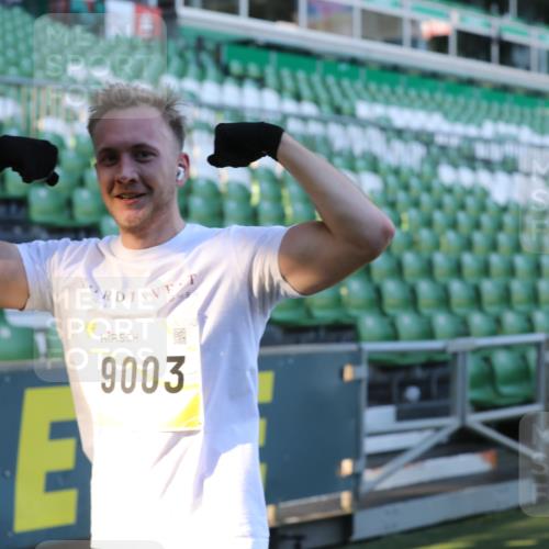 06.10.2024 - 19. swb-Marathon Bremen Yannick Fuchs http://msf.ph/oto/7450244 06.10.2024 10:33:34 Laufen im Stadion 7057, 7076, 7122, 7123, 7201, 7202, 7203, 7269, 7282, 7330, 7332, 7333, 7354, 7358, 7418, 7506, 7509, 7510, 7577, 7608, 7663, 7801, 7855, 7867, 7869, 7886, 7898, 7997, 8034, 8113, 8153, 8189, 8194, 8195, 8224, 8241, 8263, 8269, 8308, 8384, 8451, 8534, 8540, 8579, 8607, 8608, 8611, 8653, 8798, 8852, 8864, 8986, 9003, 9041, 9053, 9059, 9072, 9073, 9114, 9126 meine-sportfotos.de