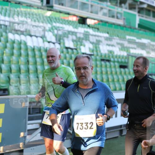 06.10.2024 - 19. swb-Marathon Bremen Yannick Fuchs http://msf.ph/oto/7450277 06.10.2024 10:33:50 Laufen im Stadion 7040, 7076, 7122, 7123, 7130, 7201, 7202, 7203, 7227, 7264, 7269, 7282, 7330, 7332, 7358, 7404, 7418, 7509, 7510, 7577, 7608, 7663, 7693, 7723, 7811, 7832, 7848, 7855, 7867, 7869, 7886, 7935, 7997, 8033, 8113, 8178, 8179, 8190, 8194, 8195, 8197, 8208, 8235, 8236, 8263, 8269, 8293, 8308, 8326, 8399, 8414, 8415, 8435, 8451, 8463, 8534, 8546, 8579, 8607, 8608, 8611, 8612, 8640, 8653, 8694, 8798, 9003, 9041, 9053, 9072, 9073 meine-sportfotos.de
