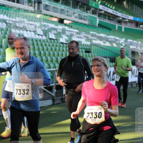 06.10.2024 - 19. swb-Marathon Bremen Yannick Fuchs http://msf.ph/oto/7450283 06.10.2024 10:33:50 Laufen im Stadion 7040, 7076, 7122, 7123, 7130, 7201, 7202, 7203, 7227, 7264, 7269, 7282, 7330, 7332, 7358, 7404, 7418, 7509, 7510, 7577, 7608, 7663, 7693, 7723, 7811, 7832, 7848, 7855, 7867, 7869, 7886, 7935, 7997, 8033, 8113, 8178, 8179, 8190, 8194, 8195, 8197, 8208, 8235, 8236, 8263, 8269, 8293, 8308, 8326, 8399, 8414, 8415, 8435, 8451, 8463, 8534, 8546, 8579, 8607, 8608, 8611, 8612, 8640, 8653, 8694, 8798, 9003, 9041, 9053, 9072, 9073 meine-sportfotos.de