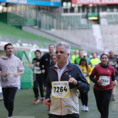 06.10.2024 - 19. swb-Marathon Bremen Yannick Fuchs http://msf.ph/oto/7450340 06.10.2024 10:33:58 Laufen im Stadion 7040, 7076, 7122, 7123, 7130, 7201, 7202, 7203, 7227, 7264, 7282, 7330, 7332, 7358, 7404, 7418, 7577, 7608, 7663, 7693, 7718, 7723, 7811, 7832, 7848, 7855, 7867, 7869, 7886, 7935, 7987, 7997, 8005, 8006, 8017, 8033, 8107, 8113, 8178, 8179, 8190, 8195, 8197, 8208, 8229, 8235, 8236, 8263, 8269, 8293, 8326, 8338, 8382, 8398, 8399, 8414, 8415, 8435, 8463, 8534, 8546, 8572, 8579, 8607, 8608, 8611, 8612, 8640, 8644, 8653, 8694, 8798, 9003, 9053, 9072, 9073 meine-sportfotos.de