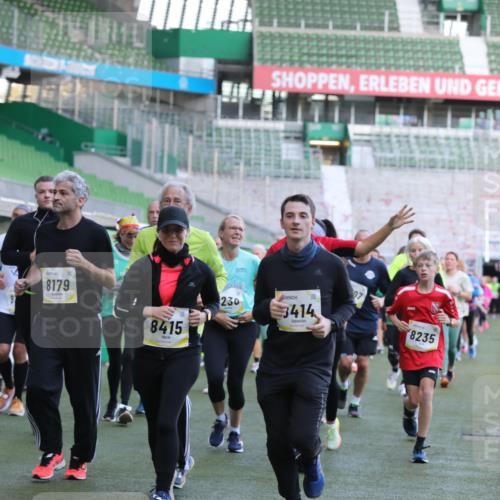 06.10.2024 - 19. swb-Marathon Bremen Yannick Fuchs http://msf.ph/oto/7450381 06.10.2024 10:34:10 Laufen im Stadion 7040, 7048, 7076, 7122, 7123, 7130, 7221, 7223, 7227, 7255, 7264, 7282, 7358, 7383, 7395, 7404, 7418, 7532, 7577, 7693, 7718, 7723, 7745, 7775, 7811, 7832, 7844, 7848, 7886, 7909, 7910, 7929, 7935, 7971, 7987, 8005, 8006, 8017, 8027, 8033, 8107, 8113, 8178, 8179, 8190, 8197, 8203, 8208, 8229, 8235, 8236, 8263, 8269, 8270, 8283, 8293, 8326, 8338, 8382, 8398, 8399, 8414, 8415, 8435, 8463, 8546, 8550, 8572, 8579, 8607, 8608, 8612, 8640, 8644, 8694 meine-sportfotos.de