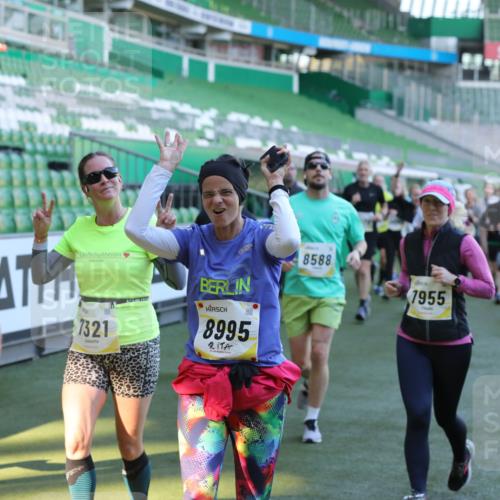 06.10.2024 - 19. swb-Marathon Bremen Yannick Fuchs http://msf.ph/oto/7450465 06.10.2024 10:35:11 Laufen im Stadion 7034, 7035, 7042, 7138, 7155, 7156, 7162, 7204, 7226, 7251, 7258, 7266, 7295, 7321, 7335, 7413, 7443, 7468, 7478, 7479, 7490, 7502, 7587, 7644, 7679, 7680, 7690, 7699, 7757, 7772, 7773, 7829, 7830, 7863, 7864, 7899, 7900, 7902, 7923, 7926, 7932, 7954, 7955, 7981, 8073, 8074, 8088, 8118, 8144, 8152, 8183, 8225, 8246, 8366, 8370, 8378, 8409, 8410, 8429, 8449, 8450, 8472, 8494, 8495, 8496, 8506, 8509, 8539, 8541, 8542, 8588, 8589, 8698, 8760, 8799, 8839, 8848, 8871 meine-sportfotos.de