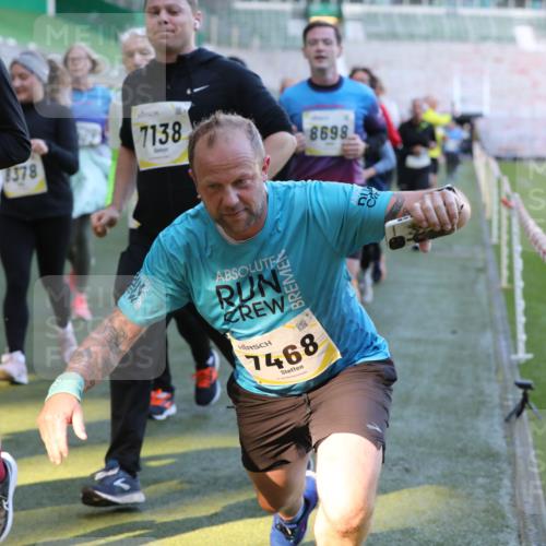 06.10.2024 - 19. swb-Marathon Bremen Yannick Fuchs http://msf.ph/oto/7450521 06.10.2024 10:35:20 Laufen im Stadion 7034, 7035, 7042, 7138, 7155, 7162, 7204, 7226, 7251, 7258, 7266, 7295, 7321, 7335, 7341, 7353, 7428, 7443, 7468, 7478, 7479, 7490, 7644, 7690, 7699, 7772, 7773, 7829, 7830, 7863, 7864, 7899, 7900, 7902, 7904, 7923, 7932, 7955, 7967, 8073, 8074, 8088, 8121, 8144, 8152, 8183, 8191, 8225, 8366, 8370, 8378, 8409, 8410, 8421, 8429, 8449, 8450, 8506, 8509, 8588, 8589, 8595, 8698, 8760, 8799, 8848, 8952, 9029 meine-sportfotos.de