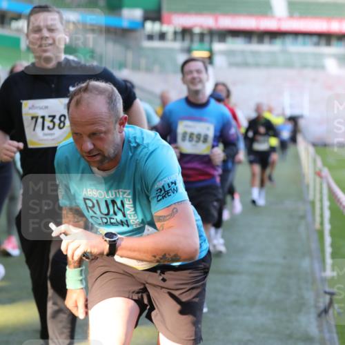 06.10.2024 - 19. swb-Marathon Bremen Yannick Fuchs http://msf.ph/oto/7450523 06.10.2024 10:35:20 Laufen im Stadion 7034, 7035, 7042, 7138, 7155, 7162, 7204, 7226, 7251, 7258, 7266, 7295, 7321, 7335, 7341, 7353, 7428, 7443, 7468, 7478, 7479, 7490, 7644, 7690, 7699, 7772, 7773, 7829, 7830, 7863, 7864, 7899, 7900, 7902, 7904, 7923, 7932, 7955, 7967, 8073, 8074, 8088, 8121, 8144, 8152, 8183, 8191, 8225, 8366, 8370, 8378, 8409, 8410, 8421, 8429, 8449, 8450, 8506, 8509, 8588, 8589, 8595, 8698, 8760, 8799, 8848, 8952, 9029 meine-sportfotos.de