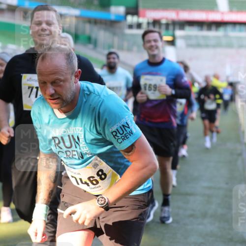 06.10.2024 - 19. swb-Marathon Bremen Yannick Fuchs http://msf.ph/oto/7450524 06.10.2024 10:35:20 Laufen im Stadion 7034, 7035, 7042, 7138, 7155, 7162, 7204, 7226, 7251, 7258, 7266, 7295, 7321, 7335, 7341, 7353, 7428, 7443, 7468, 7478, 7479, 7490, 7644, 7690, 7699, 7772, 7773, 7829, 7830, 7863, 7864, 7899, 7900, 7902, 7904, 7923, 7932, 7955, 7967, 8073, 8074, 8088, 8121, 8144, 8152, 8183, 8191, 8225, 8366, 8370, 8378, 8409, 8410, 8421, 8429, 8449, 8450, 8506, 8509, 8588, 8589, 8595, 8698, 8760, 8799, 8848, 8952, 9029 meine-sportfotos.de