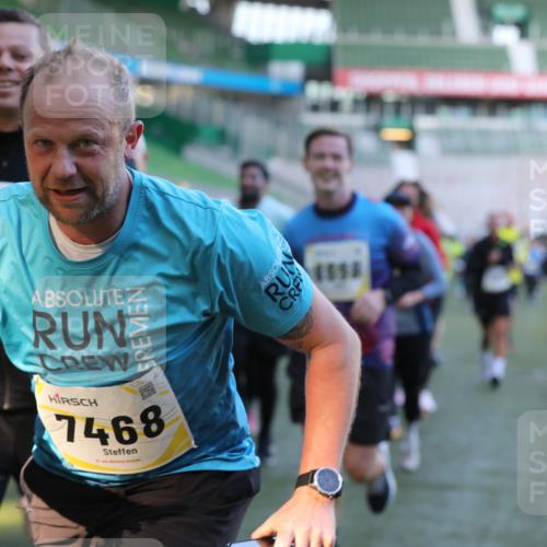 06.10.2024 - 19. swb-Marathon Bremen Yannick Fuchs http://msf.ph/oto/7450526 06.10.2024 10:35:20 Laufen im Stadion 7034, 7035, 7042, 7138, 7155, 7162, 7204, 7226, 7251, 7258, 7266, 7295, 7321, 7335, 7341, 7353, 7428, 7443, 7468, 7478, 7479, 7490, 7644, 7690, 7699, 7772, 7773, 7829, 7830, 7863, 7864, 7899, 7900, 7902, 7904, 7923, 7932, 7955, 7967, 8073, 8074, 8088, 8121, 8144, 8152, 8183, 8191, 8225, 8366, 8370, 8378, 8409, 8410, 8421, 8429, 8449, 8450, 8506, 8509, 8588, 8589, 8595, 8698, 8760, 8799, 8848, 8952, 9029 meine-sportfotos.de