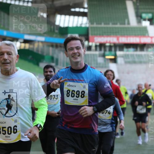 06.10.2024 - 19. swb-Marathon Bremen Yannick Fuchs http://msf.ph/oto/7450527 06.10.2024 10:35:21 Laufen im Stadion 7034, 7035, 7042, 7138, 7155, 7162, 7204, 7226, 7251, 7258, 7266, 7295, 7321, 7335, 7341, 7353, 7428, 7468, 7478, 7479, 7490, 7644, 7690, 7699, 7772, 7773, 7829, 7830, 7863, 7864, 7899, 7900, 7902, 7904, 7923, 7932, 7955, 7967, 8073, 8074, 8088, 8121, 8144, 8183, 8191, 8225, 8366, 8370, 8378, 8409, 8410, 8421, 8429, 8449, 8450, 8506, 8509, 8588, 8589, 8595, 8698, 8760, 8799, 8848, 8952, 9029 meine-sportfotos.de