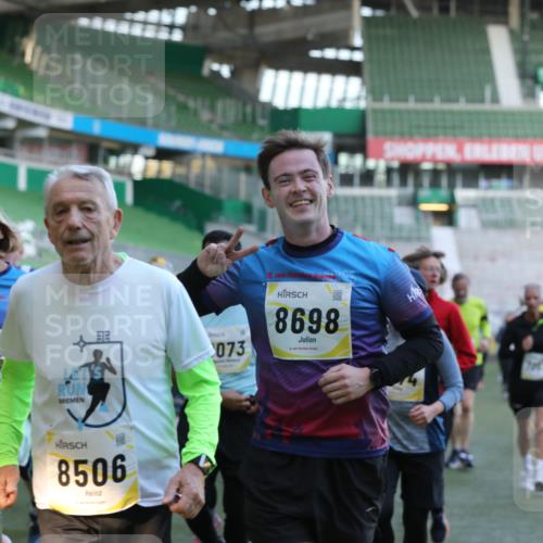 06.10.2024 - 19. swb-Marathon Bremen Yannick Fuchs http://msf.ph/oto/7450528 06.10.2024 10:35:21 Laufen im Stadion 7034, 7035, 7042, 7138, 7155, 7162, 7204, 7226, 7251, 7258, 7266, 7295, 7321, 7335, 7341, 7353, 7428, 7468, 7478, 7479, 7490, 7644, 7690, 7699, 7772, 7773, 7829, 7830, 7863, 7864, 7899, 7900, 7902, 7904, 7923, 7932, 7955, 7967, 8073, 8074, 8088, 8121, 8144, 8183, 8191, 8225, 8366, 8370, 8378, 8409, 8410, 8421, 8429, 8449, 8450, 8506, 8509, 8588, 8589, 8595, 8698, 8760, 8799, 8848, 8952, 9029 meine-sportfotos.de