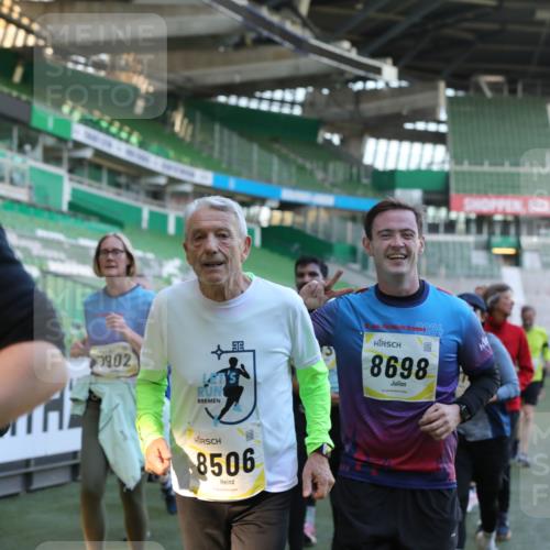 06.10.2024 - 19. swb-Marathon Bremen Yannick Fuchs http://msf.ph/oto/7450529 06.10.2024 10:35:21 Laufen im Stadion 7034, 7035, 7042, 7138, 7155, 7162, 7204, 7226, 7251, 7258, 7266, 7295, 7321, 7335, 7341, 7353, 7428, 7468, 7478, 7479, 7490, 7644, 7690, 7699, 7772, 7773, 7829, 7830, 7863, 7864, 7899, 7900, 7902, 7904, 7923, 7932, 7955, 7967, 8073, 8074, 8088, 8121, 8144, 8183, 8191, 8225, 8366, 8370, 8378, 8409, 8410, 8421, 8429, 8449, 8450, 8506, 8509, 8588, 8589, 8595, 8698, 8760, 8799, 8848, 8952, 9029 meine-sportfotos.de