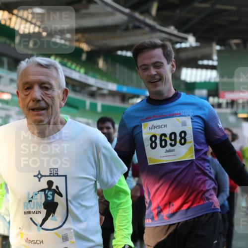 06.10.2024 - 19. swb-Marathon Bremen Yannick Fuchs http://msf.ph/oto/7450533 06.10.2024 10:35:22 Laufen im Stadion 7034, 7035, 7042, 7138, 7155, 7162, 7204, 7226, 7251, 7258, 7266, 7295, 7321, 7335, 7341, 7353, 7428, 7468, 7478, 7479, 7490, 7644, 7690, 7699, 7772, 7773, 7829, 7830, 7863, 7864, 7899, 7900, 7902, 7904, 7923, 7932, 7955, 7967, 8073, 8074, 8088, 8121, 8144, 8183, 8191, 8225, 8366, 8370, 8378, 8409, 8410, 8421, 8429, 8449, 8450, 8506, 8509, 8588, 8589, 8595, 8698, 8760, 8799, 8952, 9029 meine-sportfotos.de