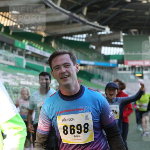 06.10.2024 - 19. swb-Marathon Bremen Yannick Fuchs http://msf.ph/oto/7450534 06.10.2024 10:35:22 Laufen im Stadion 7034, 7035, 7042, 7138, 7155, 7162, 7204, 7226, 7251, 7258, 7266, 7295, 7321, 7335, 7341, 7353, 7428, 7468, 7478, 7479, 7490, 7644, 7690, 7699, 7772, 7773, 7829, 7830, 7863, 7864, 7899, 7900, 7902, 7904, 7923, 7932, 7955, 7967, 8073, 8074, 8088, 8121, 8144, 8183, 8191, 8225, 8366, 8370, 8378, 8409, 8410, 8421, 8429, 8449, 8450, 8506, 8509, 8588, 8589, 8595, 8698, 8760, 8799, 8952, 9029 meine-sportfotos.de
