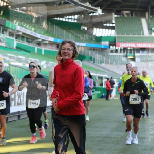 06.10.2024 - 19. swb-Marathon Bremen Yannick Fuchs http://msf.ph/oto/7450542 06.10.2024 10:35:24 Laufen im Stadion 7034, 7035, 7042, 7138, 7155, 7162, 7204, 7226, 7251, 7258, 7266, 7295, 7321, 7335, 7341, 7353, 7428, 7468, 7478, 7479, 7490, 7644, 7690, 7699, 7772, 7773, 7829, 7830, 7863, 7864, 7899, 7900, 7902, 7904, 7923, 7932, 7955, 7967, 8073, 8074, 8088, 8121, 8144, 8183, 8191, 8225, 8366, 8370, 8378, 8409, 8410, 8421, 8429, 8449, 8450, 8506, 8509, 8588, 8589, 8595, 8698, 8760, 8799, 8952, 9029 meine-sportfotos.de