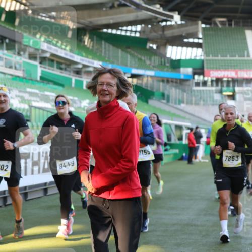 06.10.2024 - 19. swb-Marathon Bremen Yannick Fuchs http://msf.ph/oto/7450543 06.10.2024 10:35:24 Laufen im Stadion 7034, 7035, 7042, 7138, 7155, 7162, 7204, 7226, 7251, 7258, 7266, 7295, 7321, 7335, 7341, 7353, 7428, 7468, 7478, 7479, 7490, 7644, 7690, 7699, 7772, 7773, 7829, 7830, 7863, 7864, 7899, 7900, 7902, 7904, 7923, 7932, 7955, 7967, 8073, 8074, 8088, 8121, 8144, 8183, 8191, 8225, 8366, 8370, 8378, 8409, 8410, 8421, 8429, 8449, 8450, 8506, 8509, 8588, 8589, 8595, 8698, 8760, 8799, 8952, 9029 meine-sportfotos.de