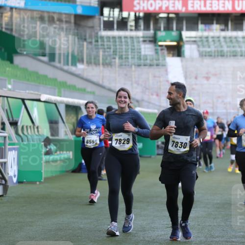 06.10.2024 - 19. swb-Marathon Bremen Yannick Fuchs http://msf.ph/oto/7450570 06.10.2024 10:35:31 Laufen im Stadion 7034, 7035, 7042, 7138, 7155, 7162, 7226, 7251, 7258, 7266, 7295, 7321, 7341, 7353, 7391, 7393, 7428, 7468, 7478, 7479, 7490, 7514, 7515, 7829, 7830, 7863, 7899, 7900, 7902, 7904, 7923, 7932, 7955, 7967, 8073, 8074, 8121, 8131, 8144, 8183, 8191, 8225, 8273, 8370, 8378, 8409, 8410, 8421, 8425, 8449, 8450, 8506, 8588, 8589, 8595, 8698, 8760, 8799, 8818, 8837, 8952, 8957, 9029, 9666 meine-sportfotos.de