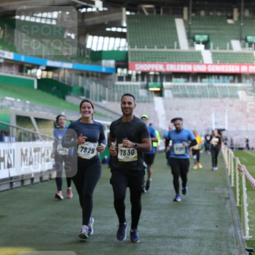 06.10.2024 - 19. swb-Marathon Bremen Yannick Fuchs http://msf.ph/oto/7450582 06.10.2024 10:35:33 Laufen im Stadion 7034, 7035, 7042, 7138, 7155, 7162, 7226, 7251, 7258, 7266, 7295, 7341, 7353, 7391, 7393, 7428, 7468, 7478, 7479, 7490, 7514, 7515, 7829, 7830, 7863, 7899, 7900, 7902, 7904, 7923, 7932, 7967, 8073, 8074, 8121, 8131, 8144, 8183, 8191, 8225, 8265, 8273, 8370, 8378, 8409, 8410, 8421, 8425, 8449, 8450, 8506, 8562, 8588, 8589, 8595, 8698, 8799, 8818, 8837, 8952, 8957, 9029, 9128, 9666 meine-sportfotos.de