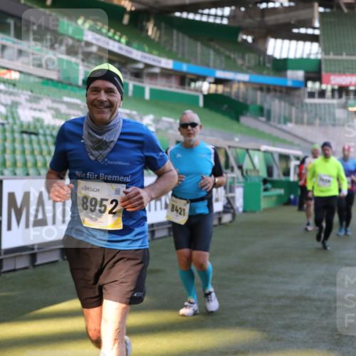06.10.2024 - 19. swb-Marathon Bremen Yannick Fuchs http://msf.ph/oto/7450608 06.10.2024 10:35:39 Laufen im Stadion 7042, 7155, 7226, 7258, 7266, 7341, 7353, 7391, 7393, 7428, 7460, 7462, 7468, 7490, 7514, 7515, 7686, 7694, 7829, 7830, 7863, 7878, 7899, 7902, 7904, 7923, 7932, 7937, 7967, 7977, 8073, 8074, 8121, 8131, 8191, 8225, 8265, 8273, 8370, 8378, 8409, 8410, 8421, 8425, 8449, 8506, 8562, 8582, 8595, 8638, 8675, 8698, 8787, 8799, 8818, 8837, 8940, 8952, 8957, 9029, 9128, 9666 meine-sportfotos.de