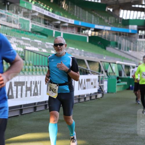 06.10.2024 - 19. swb-Marathon Bremen Yannick Fuchs http://msf.ph/oto/7450610 06.10.2024 10:35:39 Laufen im Stadion 7042, 7155, 7226, 7258, 7266, 7341, 7353, 7391, 7393, 7428, 7460, 7462, 7468, 7490, 7514, 7515, 7686, 7694, 7829, 7830, 7863, 7878, 7899, 7902, 7904, 7923, 7932, 7937, 7967, 7977, 8073, 8074, 8121, 8131, 8191, 8225, 8265, 8273, 8370, 8378, 8409, 8410, 8421, 8425, 8449, 8506, 8562, 8582, 8595, 8638, 8675, 8698, 8787, 8799, 8818, 8837, 8940, 8952, 8957, 9029, 9128, 9666 meine-sportfotos.de