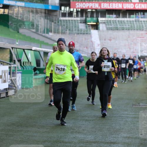 06.10.2024 - 19. swb-Marathon Bremen Yannick Fuchs http://msf.ph/oto/7450614 06.10.2024 10:35:40 Laufen im Stadion 7042, 7155, 7226, 7258, 7266, 7341, 7353, 7391, 7393, 7428, 7460, 7462, 7468, 7490, 7514, 7515, 7686, 7694, 7829, 7830, 7863, 7878, 7902, 7904, 7923, 7932, 7937, 7967, 7977, 8073, 8074, 8121, 8131, 8191, 8225, 8265, 8273, 8370, 8409, 8410, 8421, 8425, 8449, 8562, 8582, 8595, 8638, 8668, 8675, 8698, 8787, 8799, 8818, 8837, 8940, 8952, 8957, 9017, 9029, 9128, 9666 meine-sportfotos.de
