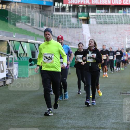 06.10.2024 - 19. swb-Marathon Bremen Yannick Fuchs http://msf.ph/oto/7450616 06.10.2024 10:35:41 Laufen im Stadion 7018, 7020, 7042, 7155, 7182, 7226, 7258, 7266, 7341, 7353, 7391, 7393, 7428, 7460, 7462, 7468, 7490, 7514, 7515, 7686, 7694, 7829, 7830, 7863, 7878, 7902, 7904, 7923, 7932, 7937, 7967, 7977, 8073, 8074, 8121, 8131, 8191, 8225, 8265, 8273, 8370, 8409, 8410, 8421, 8425, 8449, 8562, 8582, 8595, 8638, 8668, 8675, 8787, 8799, 8818, 8837, 8940, 8952, 8957, 9017, 9029, 9128, 9666 meine-sportfotos.de