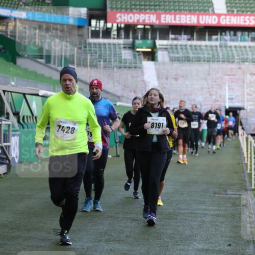 06.10.2024 - 19. swb-Marathon Bremen Yannick Fuchs http://msf.ph/oto/7450619 06.10.2024 10:35:41 Laufen im Stadion 7018, 7020, 7042, 7155, 7182, 7226, 7258, 7266, 7341, 7353, 7391, 7393, 7428, 7460, 7462, 7468, 7490, 7514, 7515, 7686, 7694, 7829, 7830, 7863, 7878, 7902, 7904, 7923, 7932, 7937, 7967, 7977, 8073, 8074, 8121, 8131, 8191, 8225, 8265, 8273, 8370, 8409, 8410, 8421, 8425, 8449, 8562, 8582, 8595, 8638, 8668, 8675, 8787, 8799, 8818, 8837, 8940, 8952, 8957, 9017, 9029, 9128, 9666 meine-sportfotos.de