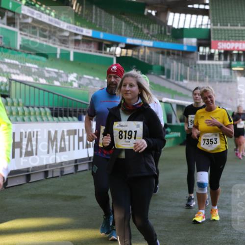 06.10.2024 - 19. swb-Marathon Bremen Yannick Fuchs http://msf.ph/oto/7450627 06.10.2024 10:35:44 Laufen im Stadion 7018, 7020, 7182, 7258, 7266, 7341, 7353, 7391, 7393, 7428, 7460, 7462, 7490, 7514, 7515, 7686, 7694, 7724, 7829, 7830, 7863, 7878, 7902, 7904, 7923, 7937, 7967, 7969, 7977, 8096, 8121, 8131, 8191, 8212, 8225, 8265, 8273, 8409, 8410, 8421, 8425, 8449, 8483, 8562, 8582, 8595, 8638, 8668, 8675, 8685, 8704, 8787, 8818, 8837, 8940, 8941, 8952, 8957, 9017, 9029, 9128, 9666 meine-sportfotos.de
